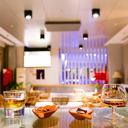 عافية وسبا إليكا