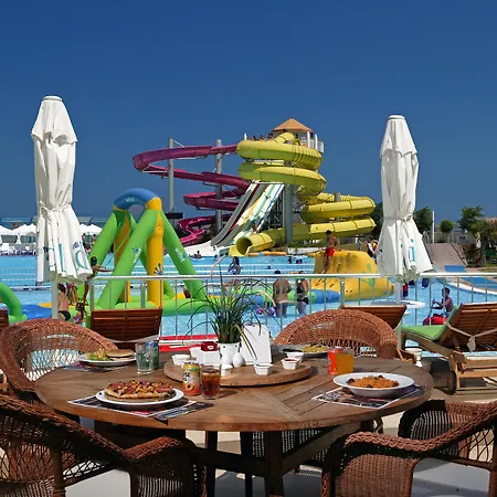 伊利察温泉疗养度假酒店 5* Çeşme