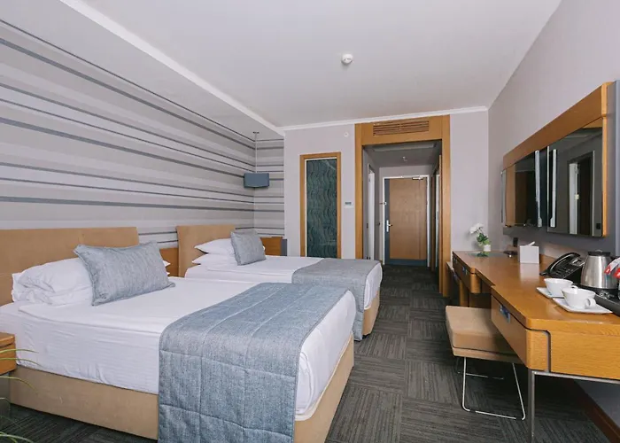 伊利察温泉疗养度假酒店 度假村 5*