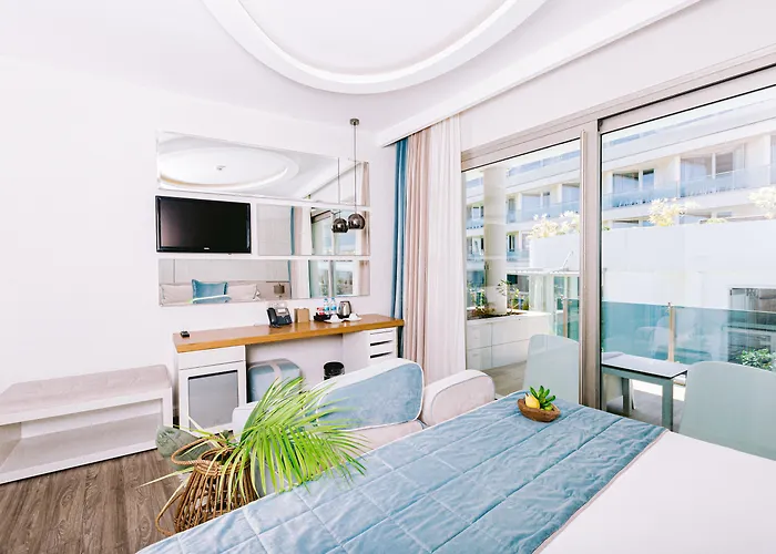 伊利察温泉疗养度假酒店 度假村 Çeşme