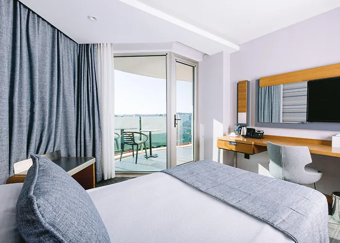 伊利察温泉疗养度假酒店 度假村