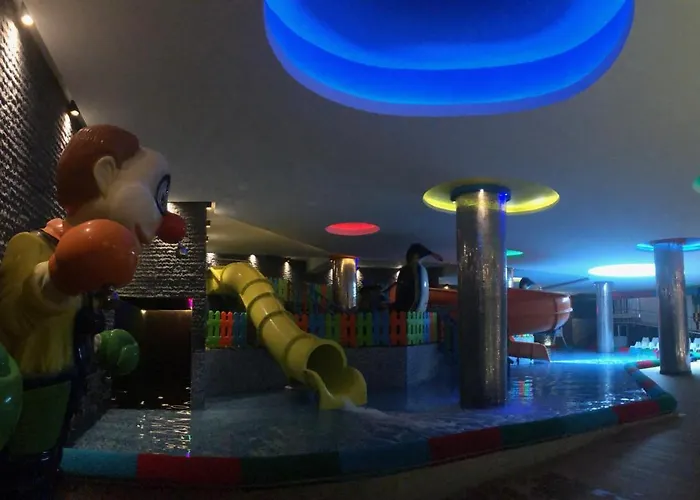 伊利察温泉疗养度假酒店 5* Çeşme